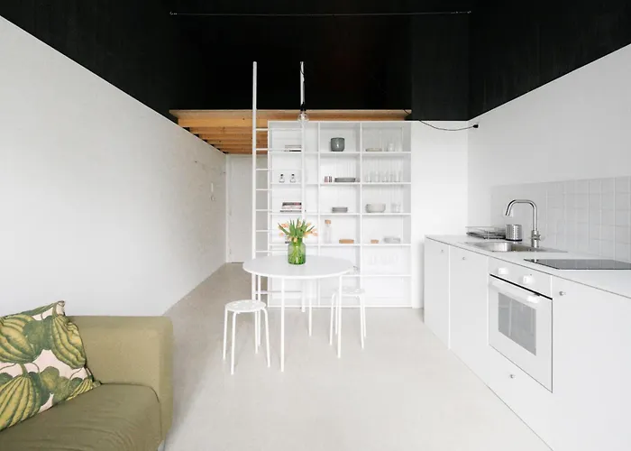 Stylish With A View Of Blue Church דירה